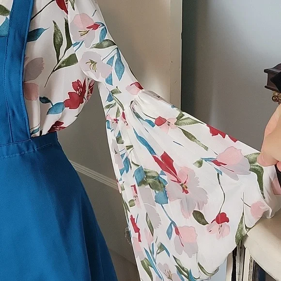 Sheer Floral Print Blouse - Picture 3 of 13